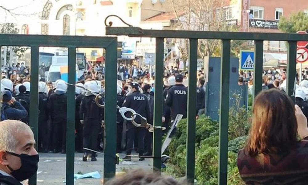 Μαθήματα δημοκρατίας στον Ταγίπ Ερντογάν απ' την νεολαία της χώρας του